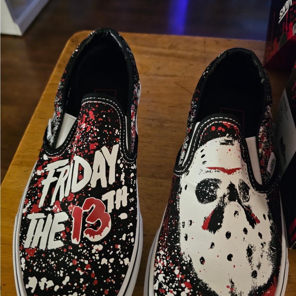 Vans Classic Slip-On in Black and Red